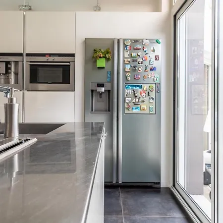 Sky View Cinema, Piscine, *