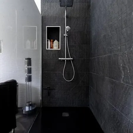 Sky View Cinema, Piscine,