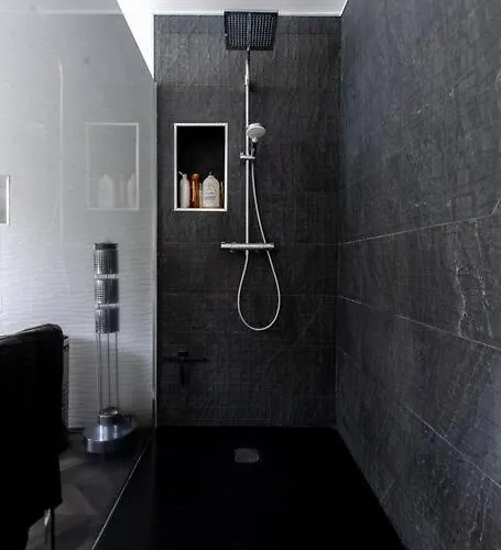 Sky View Cinema, Piscine,