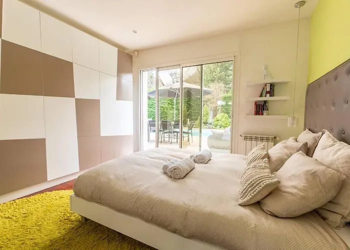 ヴィラ Sky View Cinema, Piscine, *