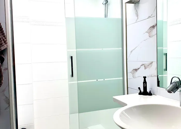 Sky View Cinema, Piscine, *